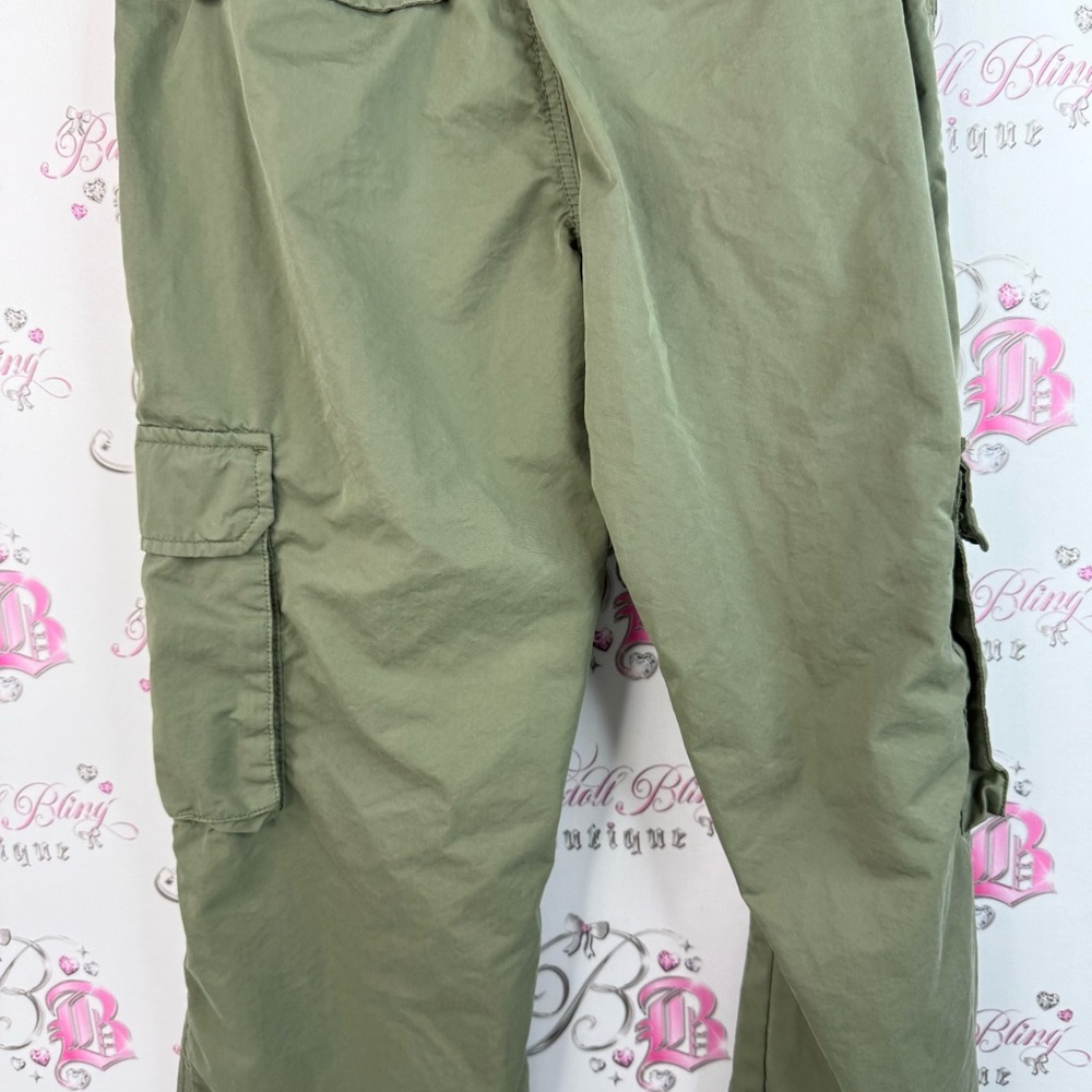 Ardene pants cargo style wide leg flare green Olive Green Cargo Pants - Picture 3 of 13